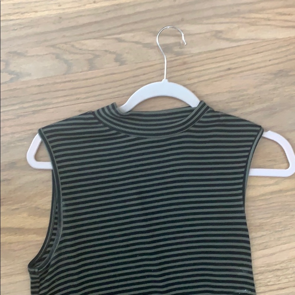 Mock neck ribbed modern green stripe tank. Medium - Picture 6 of 8
